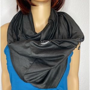 🆕 Beyond Yoga Infinity Scarf Women's One Size Black Hidden Zipper Pocket